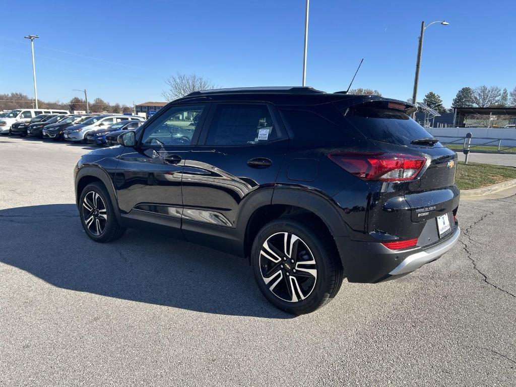 new 2025 Chevrolet TrailBlazer car, priced at $25,943