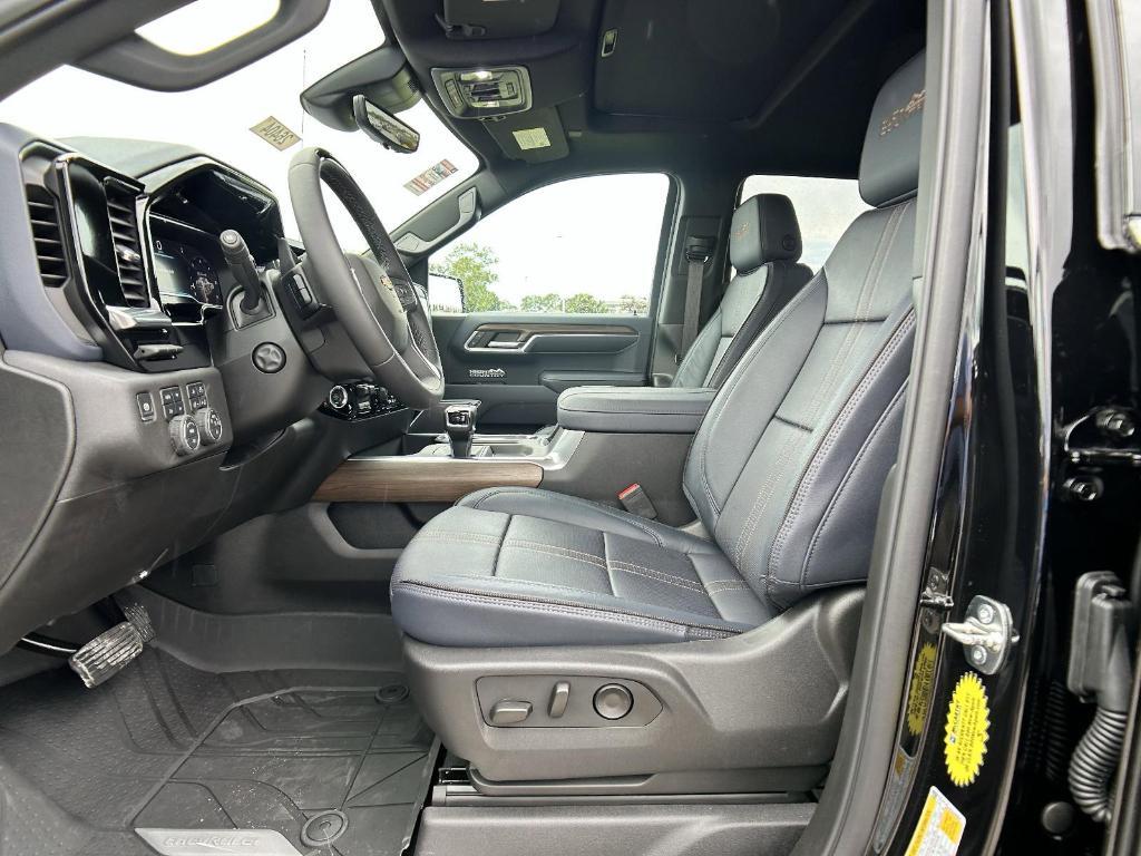 new 2025 Chevrolet Silverado 1500 car, priced at $75,675