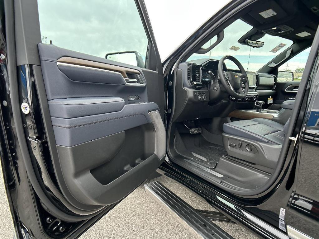 new 2025 Chevrolet Silverado 1500 car, priced at $75,675