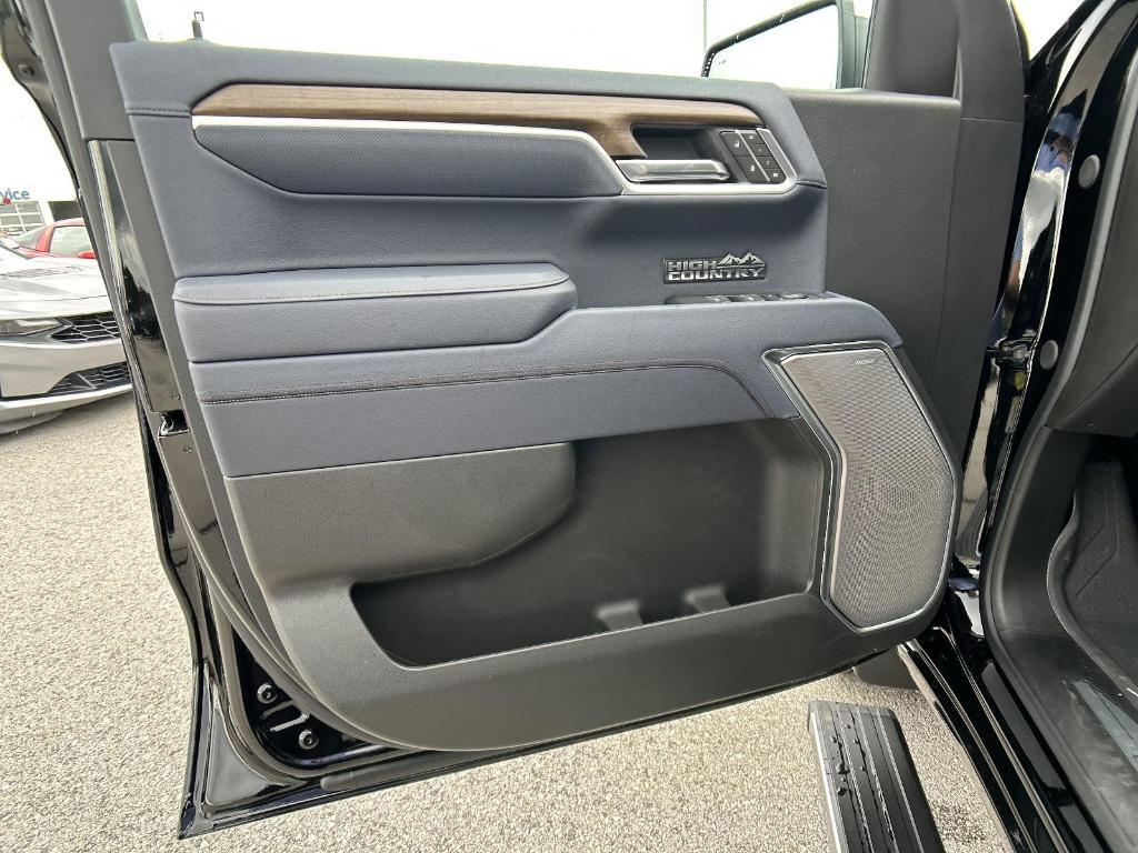 new 2025 Chevrolet Silverado 1500 car, priced at $75,675