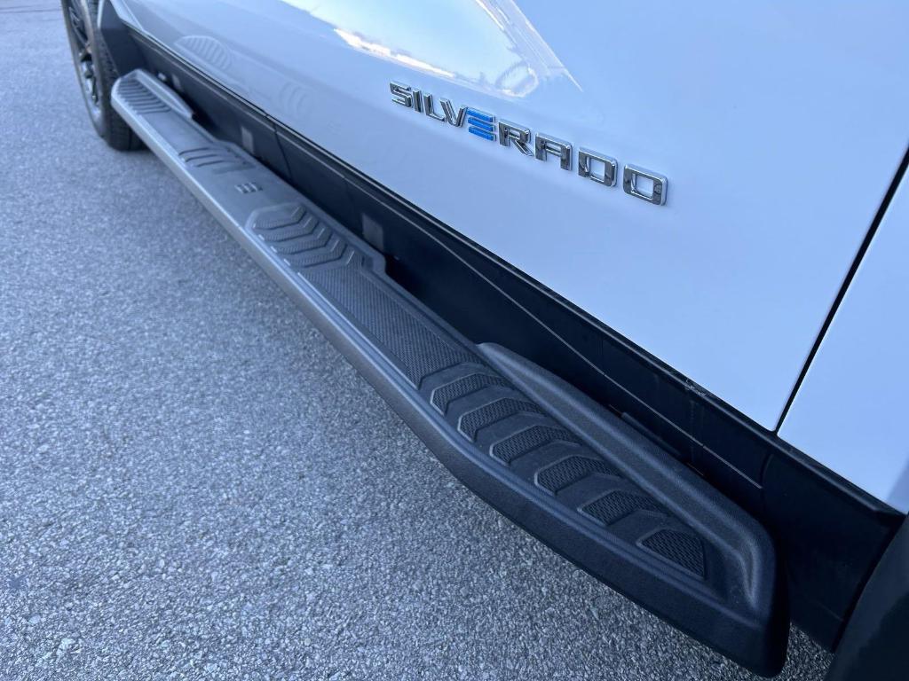 new 2025 Chevrolet Silverado EV car, priced at $72,617