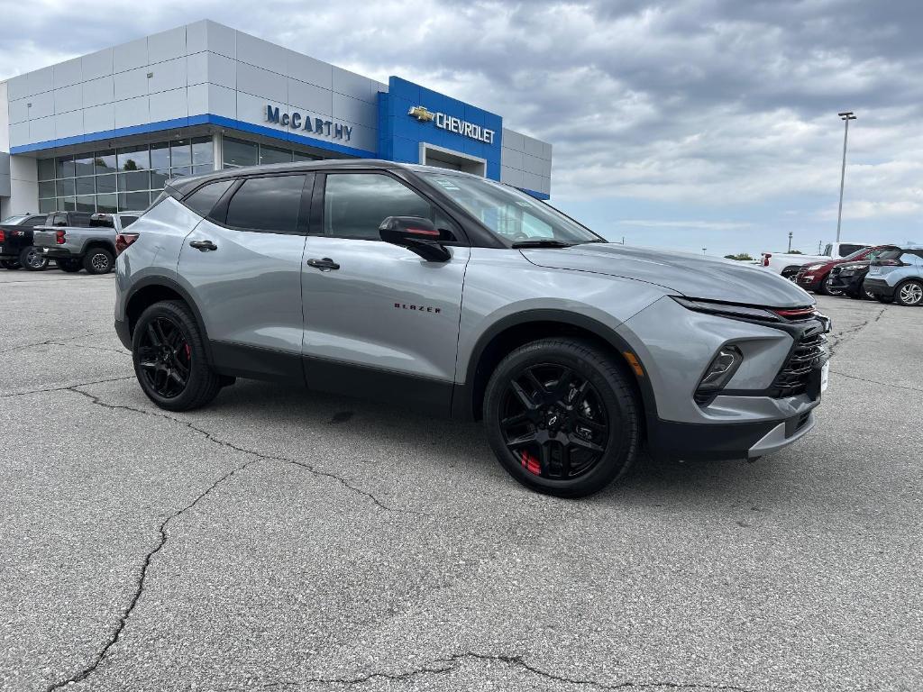 new 2025 Chevrolet Blazer car, priced at $38,265