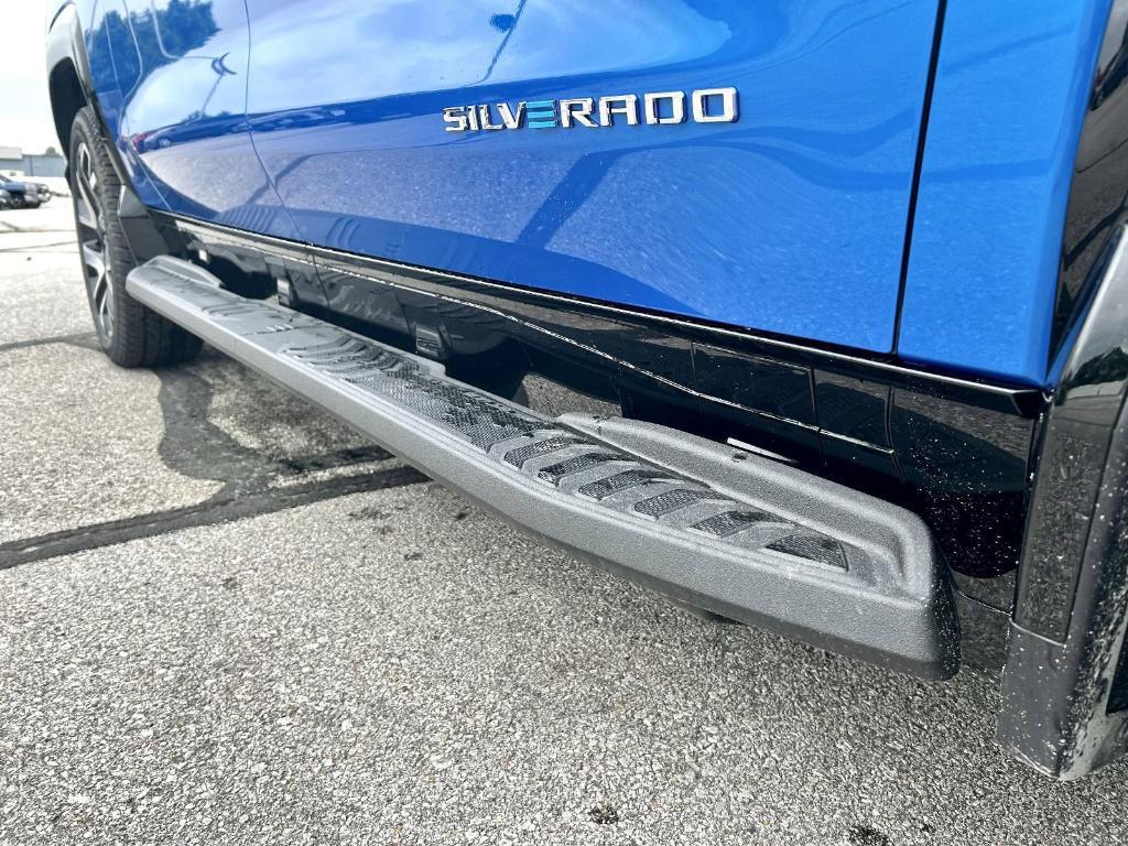 new 2025 Chevrolet Silverado EV car, priced at $85,790