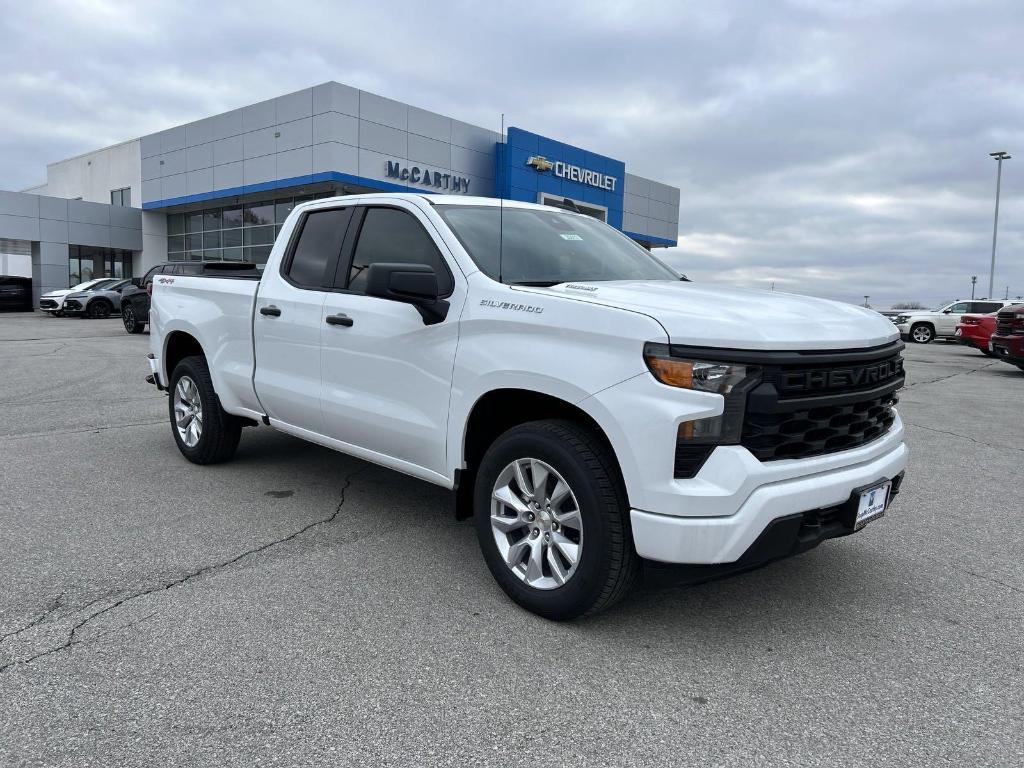 new 2025 Chevrolet Silverado 1500 car, priced at $42,700