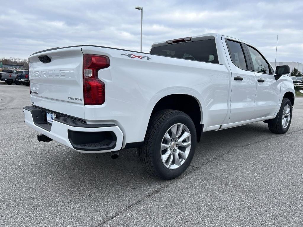 new 2025 Chevrolet Silverado 1500 car, priced at $42,700