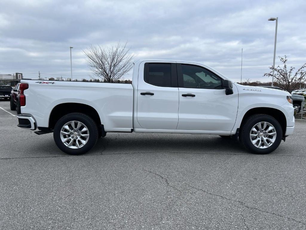 new 2025 Chevrolet Silverado 1500 car, priced at $42,700