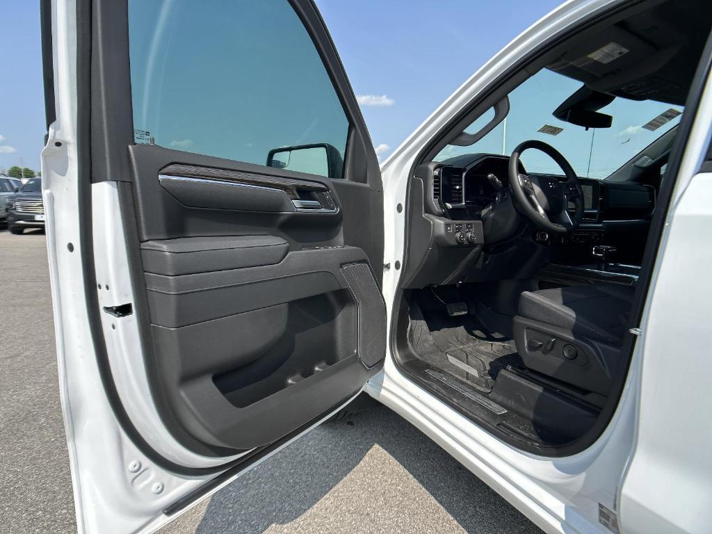new 2025 Chevrolet Silverado 1500 car