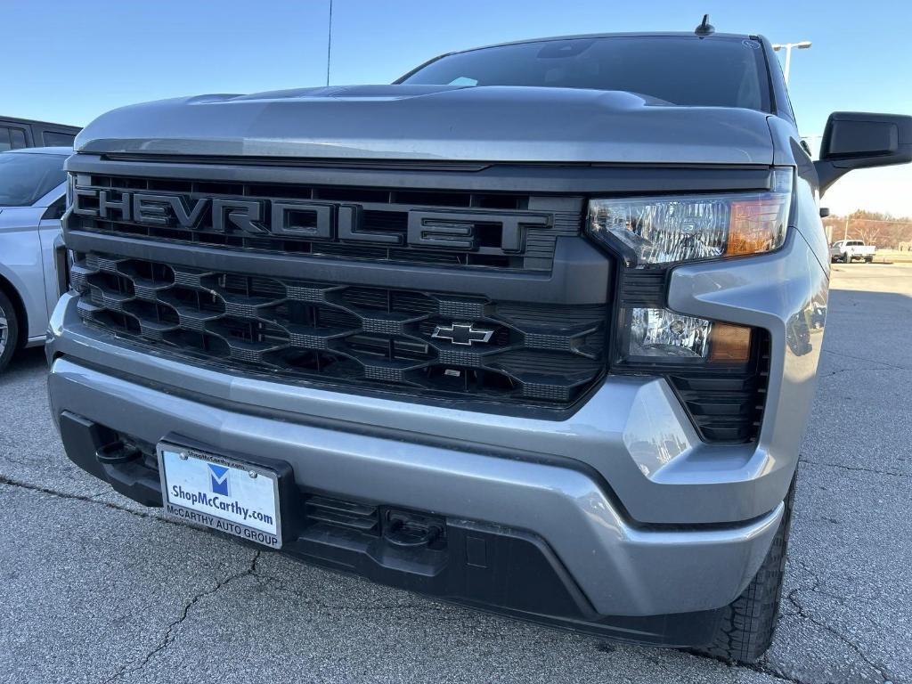 new 2024 Chevrolet Silverado 1500 car, priced at $43,930