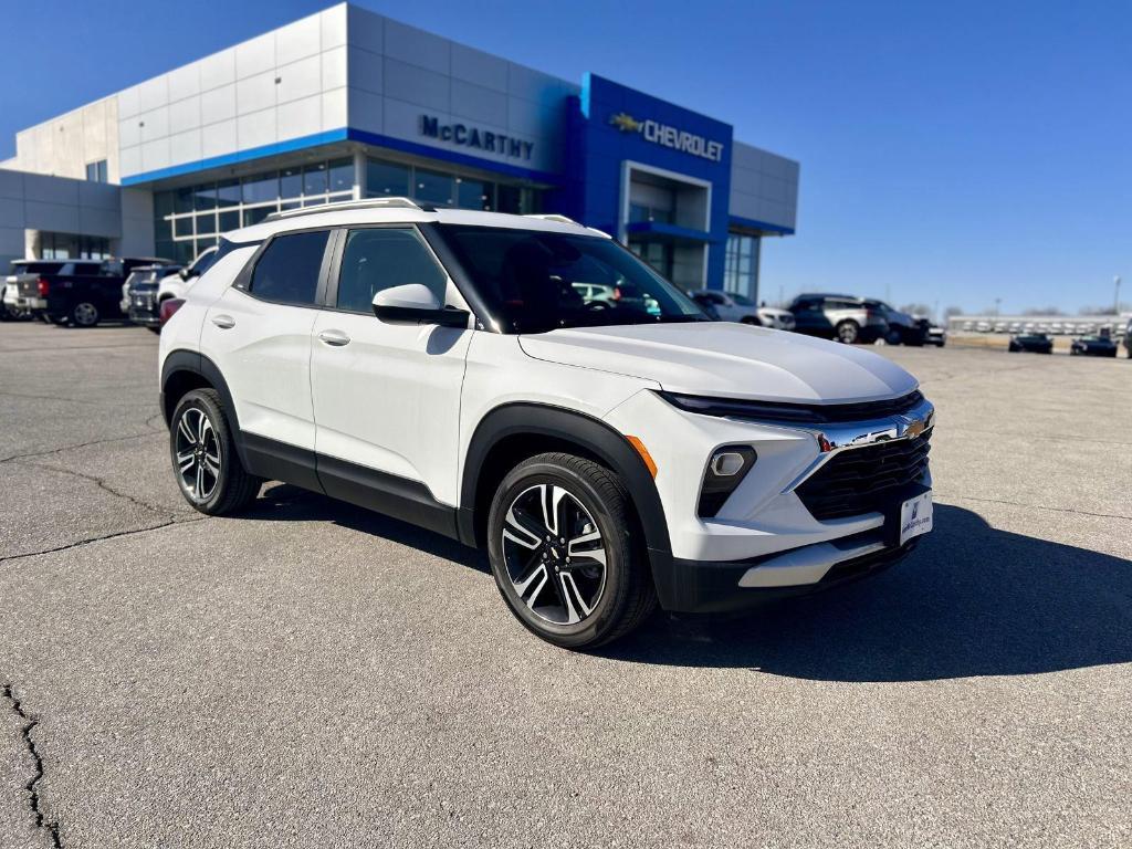 new 2025 Chevrolet TrailBlazer car, priced at $27,470