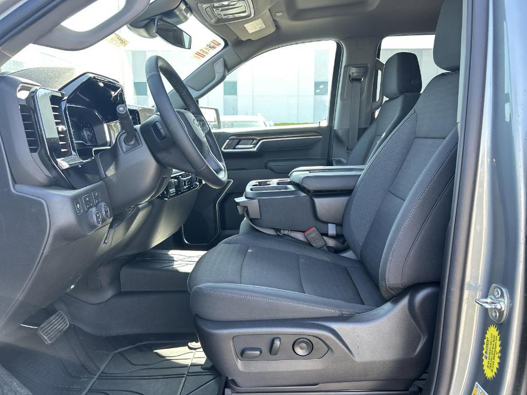 new 2025 Chevrolet Silverado 1500 car, priced at $47,225
