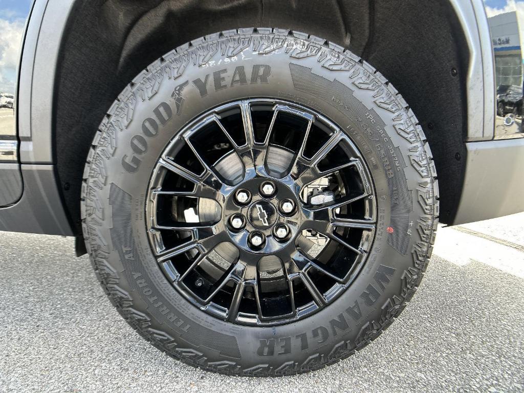 new 2025 Chevrolet Traverse car, priced at $57,130