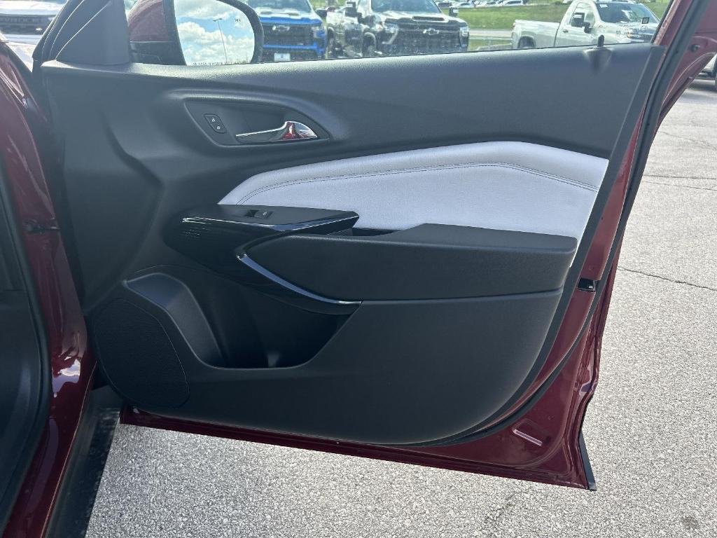 new 2025 Chevrolet Trax car, priced at $25,385