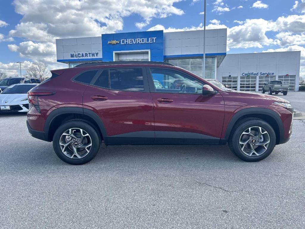 new 2025 Chevrolet Trax car, priced at $25,385
