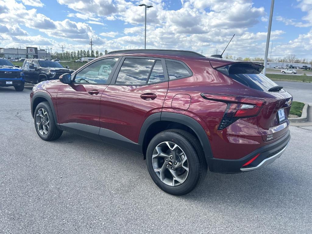 new 2025 Chevrolet Trax car, priced at $25,385