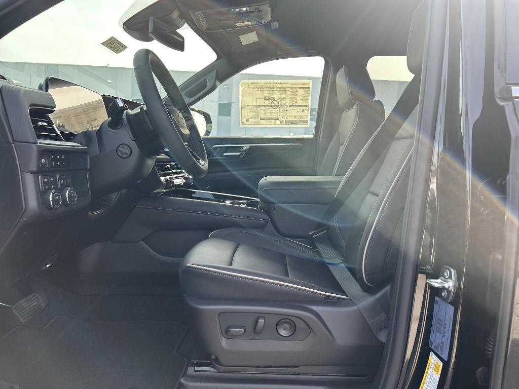 new 2025 Chevrolet Suburban car, priced at $78,595