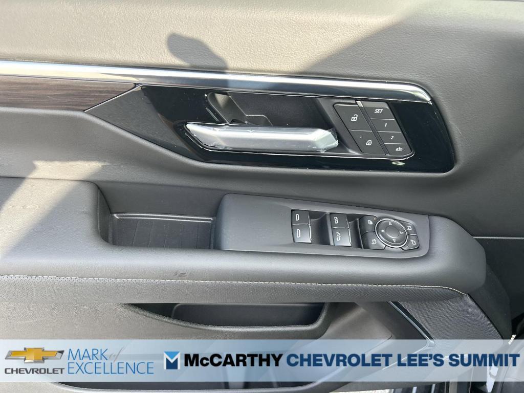 new 2025 Chevrolet Suburban car, priced at $76,595