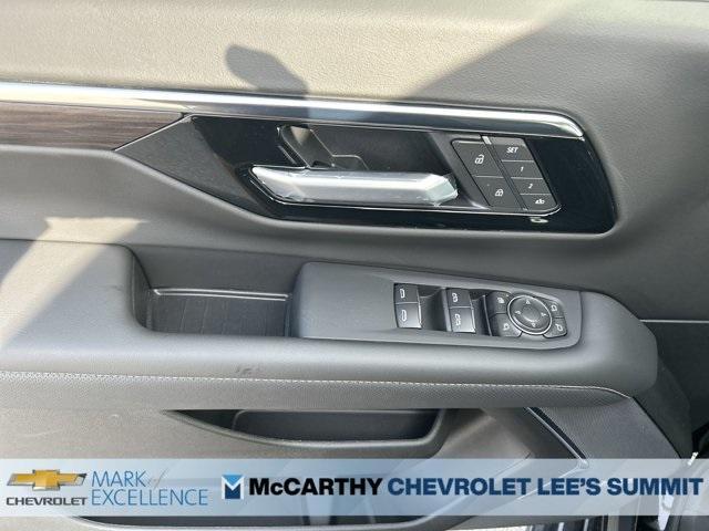 new 2025 Chevrolet Suburban car, priced at $74,595