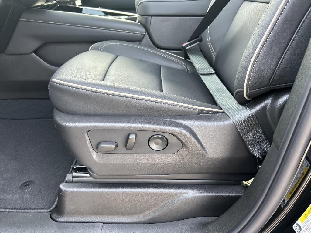 new 2025 Chevrolet Suburban car, priced at $78,595