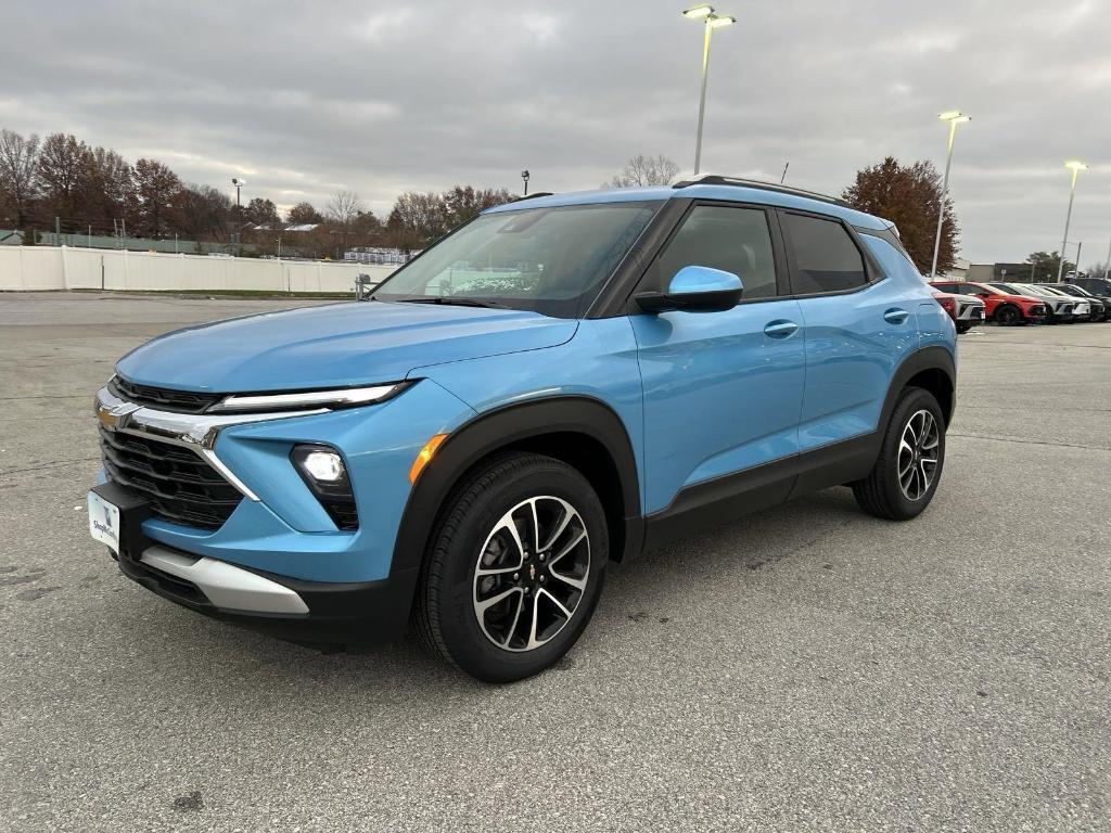 new 2025 Chevrolet TrailBlazer car, priced at $23,490