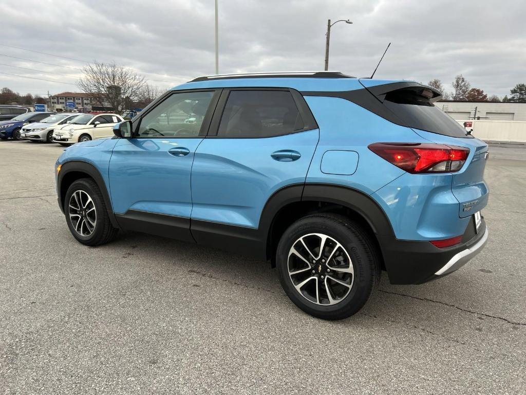 new 2025 Chevrolet TrailBlazer car, priced at $23,490