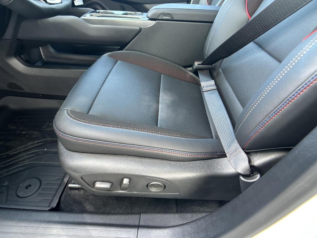 new 2025 Chevrolet Equinox EV car