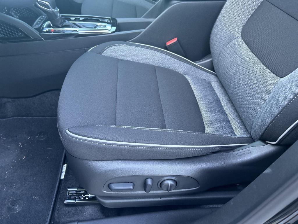 new 2025 Chevrolet TrailBlazer car, priced at $26,720