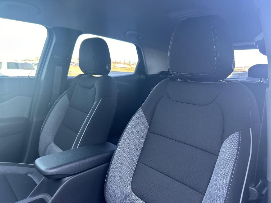new 2025 Chevrolet TrailBlazer car, priced at $26,720