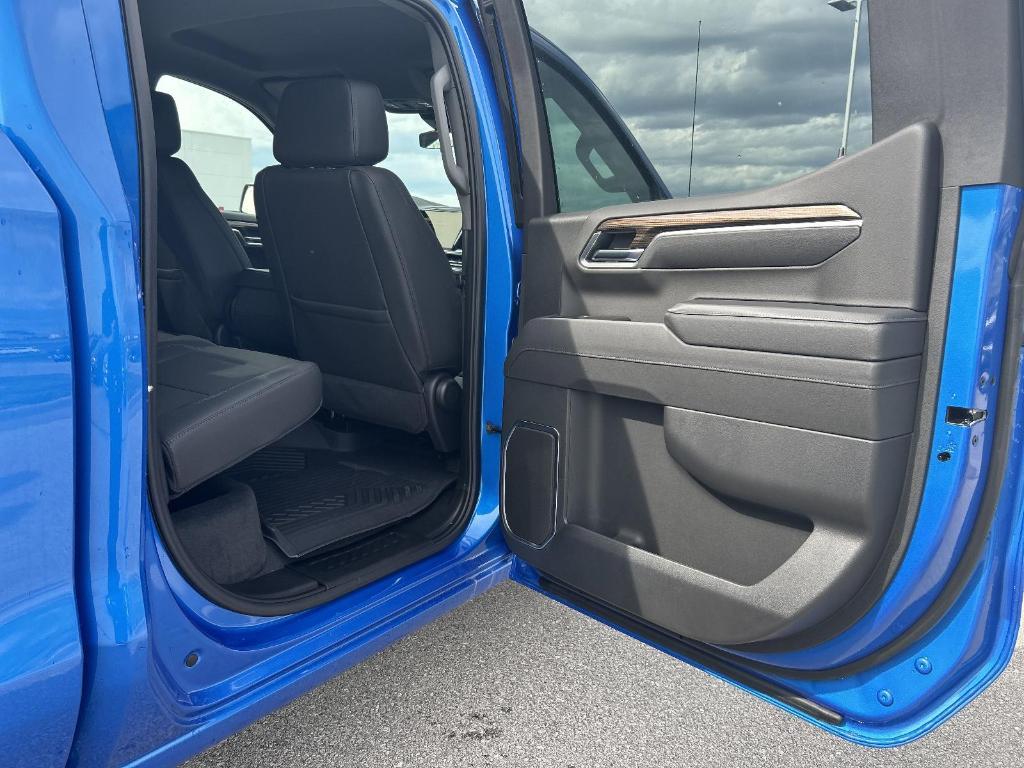 new 2025 Chevrolet Silverado 1500 car, priced at $52,605