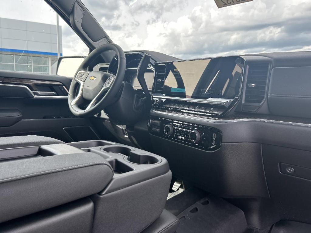 new 2025 Chevrolet Silverado 1500 car, priced at $52,605