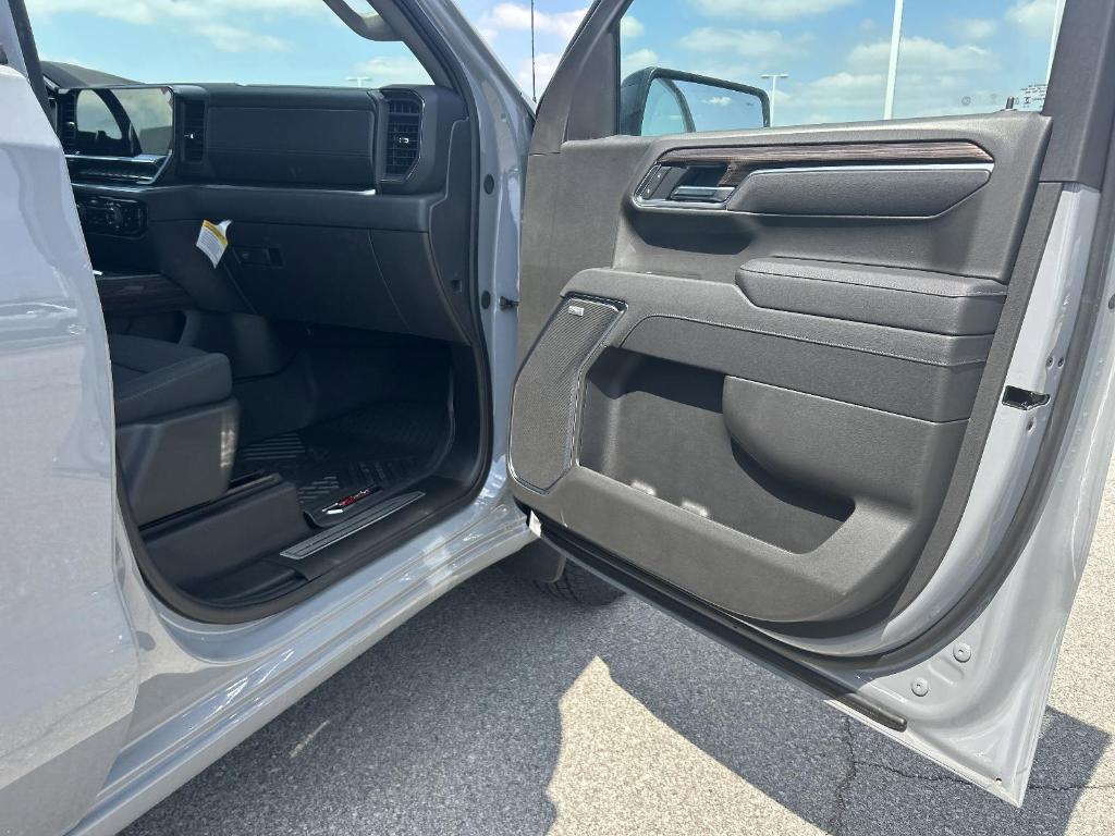 new 2025 Chevrolet Silverado 1500 car, priced at $58,320