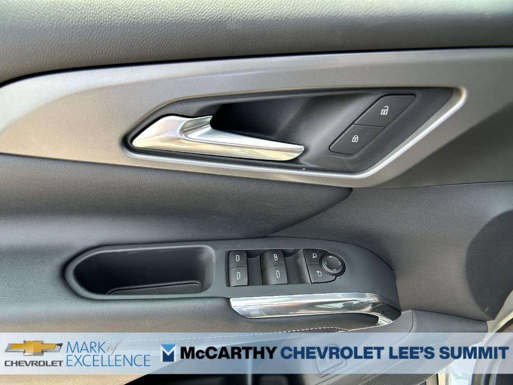 new 2025 Chevrolet Traverse car, priced at $43,000
