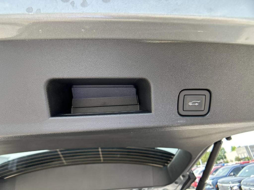 new 2025 Chevrolet Traverse car, priced at $44,545