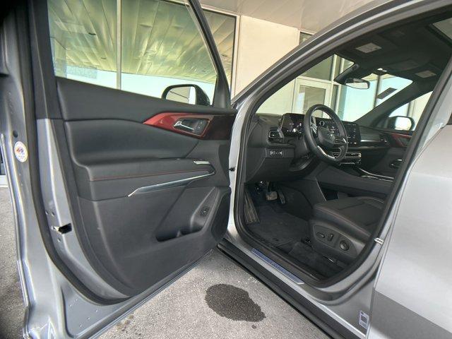 used 2025 Chevrolet Traverse car, priced at $50,500