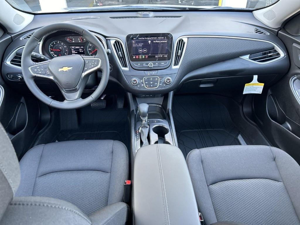 new 2025 Chevrolet Malibu car, priced at $30,315