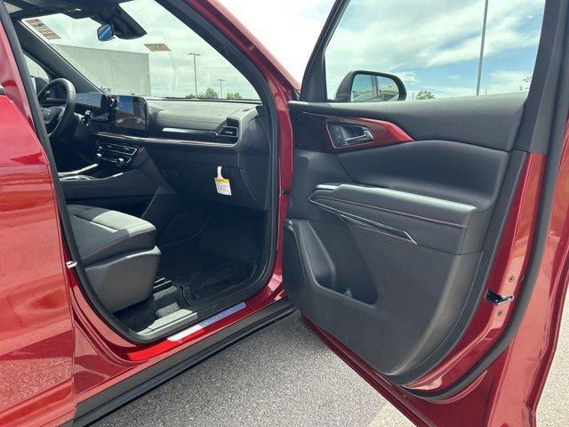 new 2025 Chevrolet Traverse car, priced at $50,640