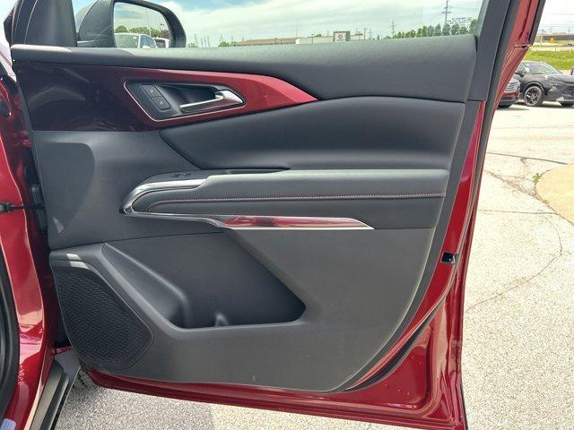 new 2025 Chevrolet Traverse car, priced at $50,640