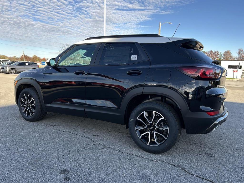 new 2025 Chevrolet TrailBlazer car, priced at $28,564