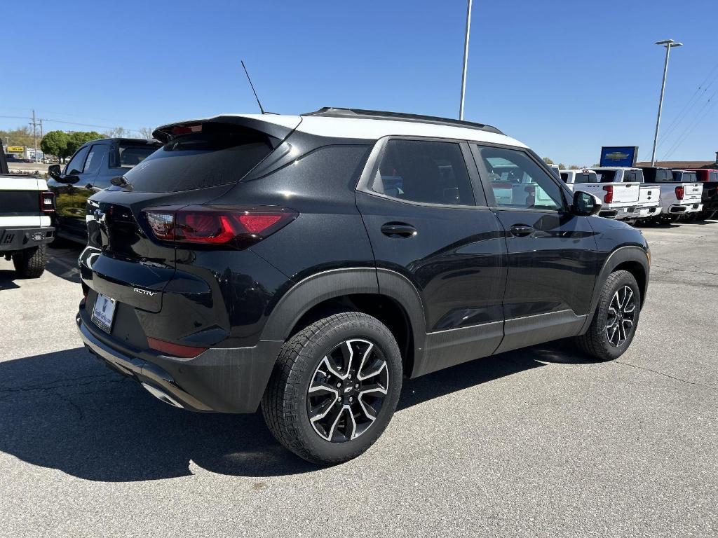 new 2025 Chevrolet TrailBlazer car, priced at $28,335