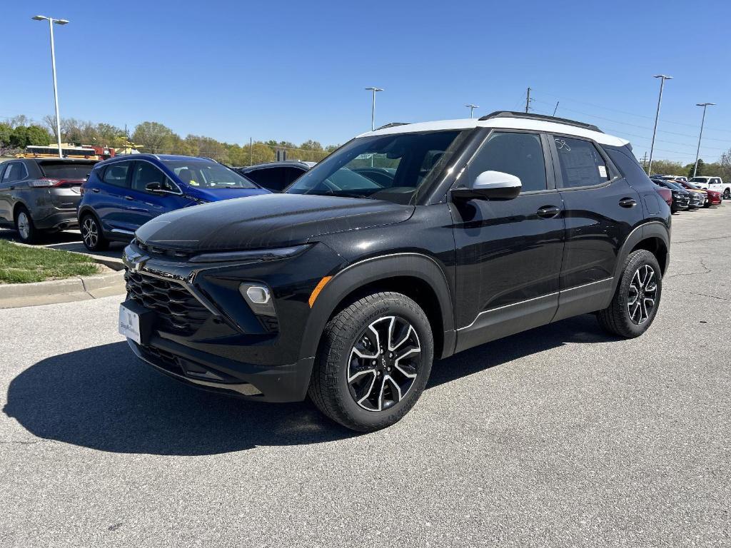 new 2025 Chevrolet TrailBlazer car, priced at $28,335