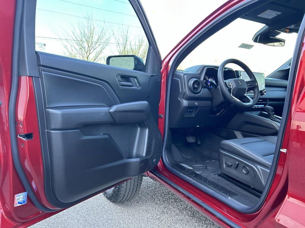 new 2025 Chevrolet Colorado car, priced at $45,990