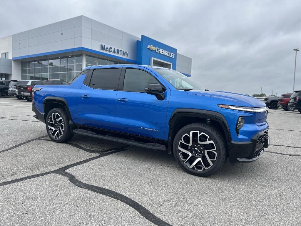 new 2025 Chevrolet Silverado EV car