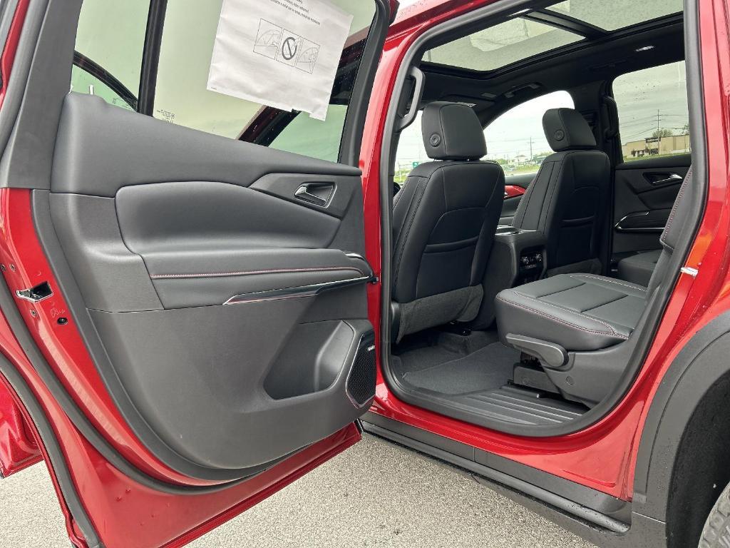 new 2025 Chevrolet Traverse car, priced at $56,200