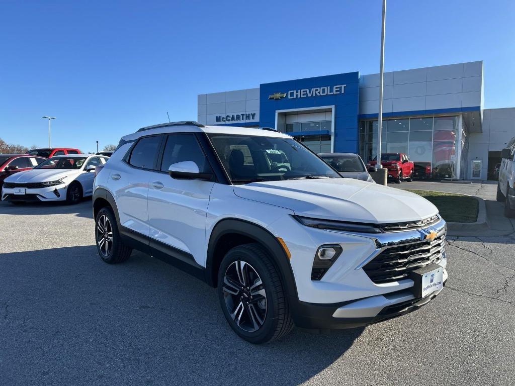 new 2025 Chevrolet TrailBlazer car, priced at $29,820