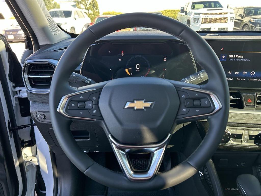 new 2025 Chevrolet TrailBlazer car, priced at $29,820