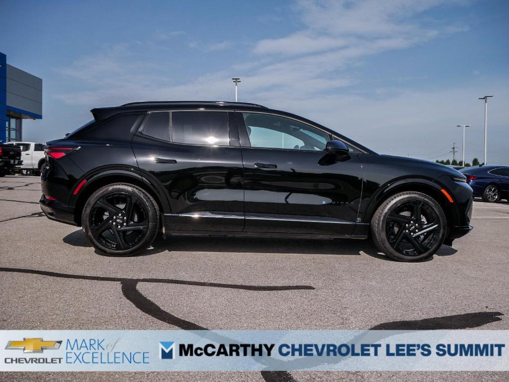 new 2025 Chevrolet Equinox EV car, priced at $33,840