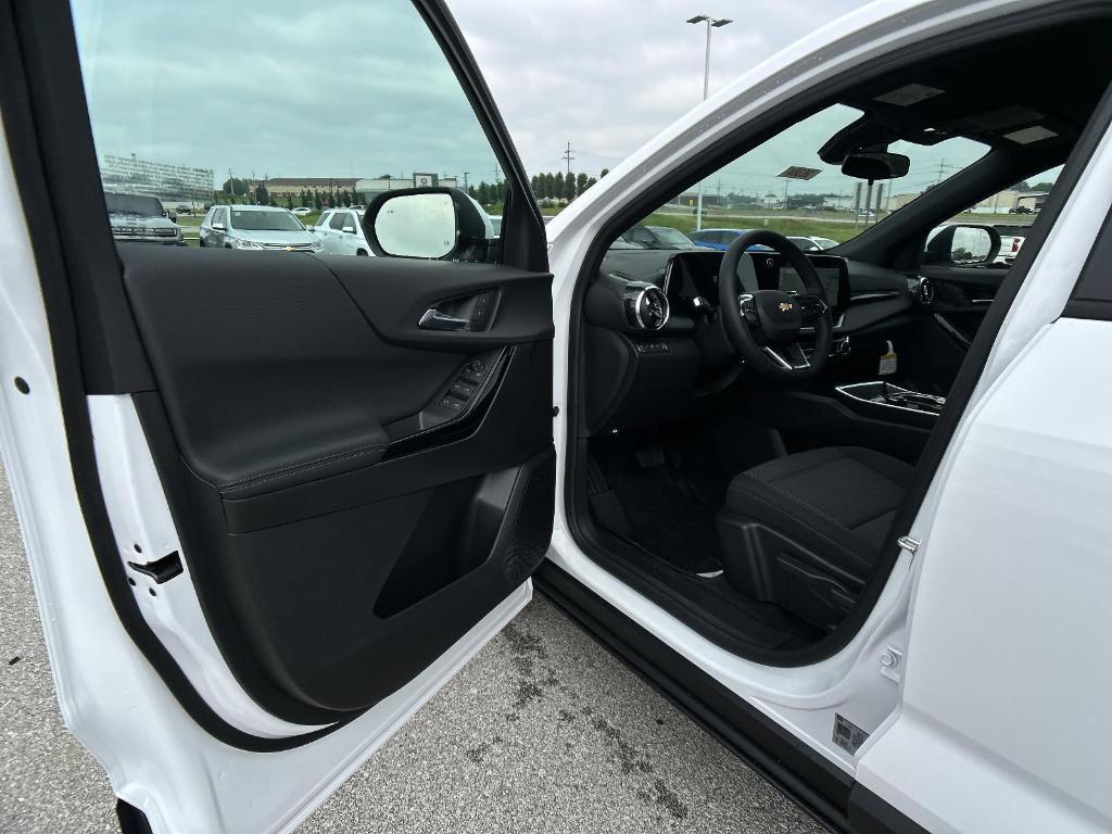 new 2026 Chevrolet Equinox car, priced at $31,245