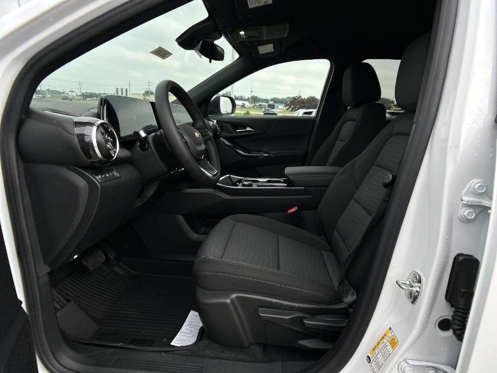 new 2026 Chevrolet Equinox car, priced at $31,245