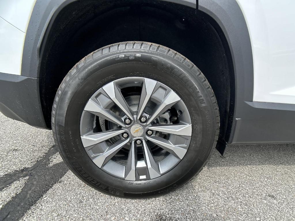 new 2026 Chevrolet Equinox car, priced at $31,245