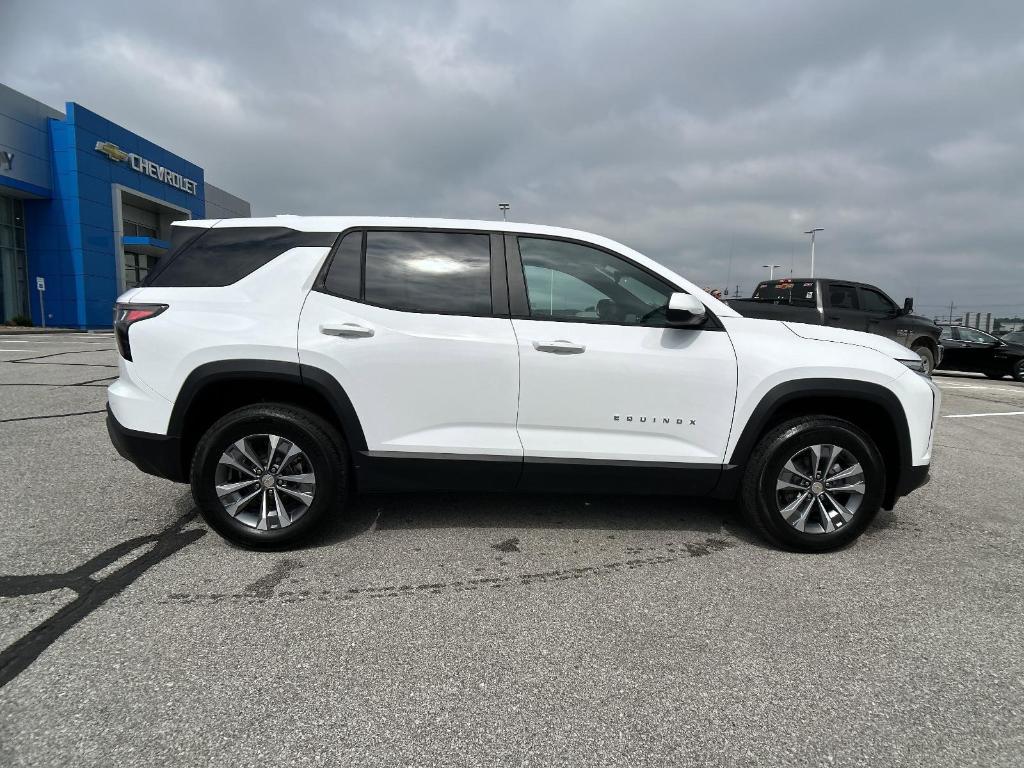 new 2026 Chevrolet Equinox car, priced at $31,245