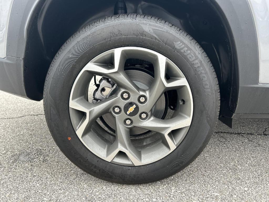 new 2025 Chevrolet Trax car, priced at $25,385